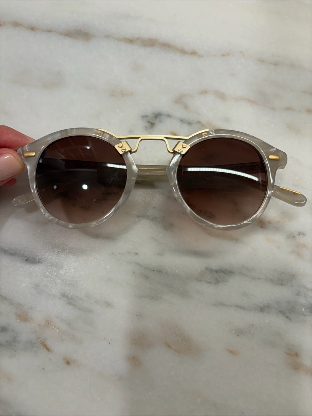 KREWE Classic St. Louis Sunglasses - Alabaster & 18K Gold - EUC - Picture 4 of 5